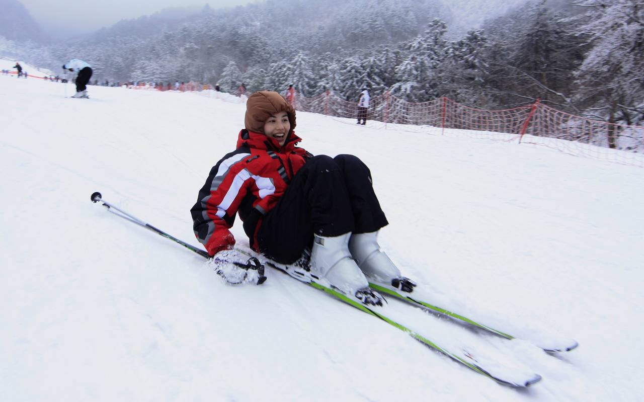 临安 滑雪,温泉 二日游 苏州红枫国际旅行社 感受别样的冬天!
