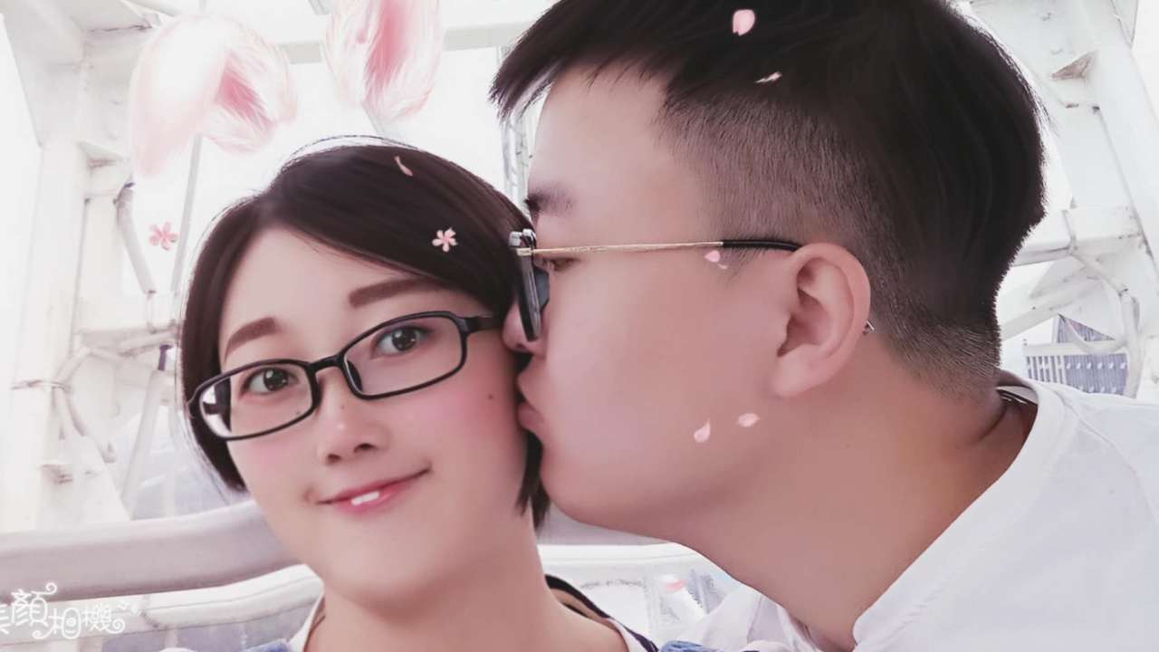 我想和你一起去世界的每一個(gè)角落，你愿意拿多長(zhǎng)的時(shí)間陪我