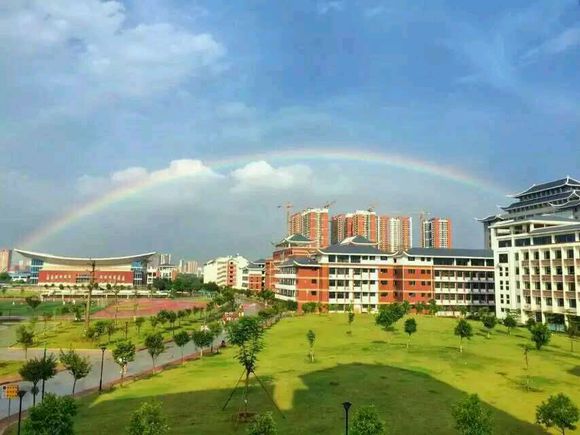 广西民族大学 相思湖学院 活动时间 2017年4月28日 甘陶陶老师