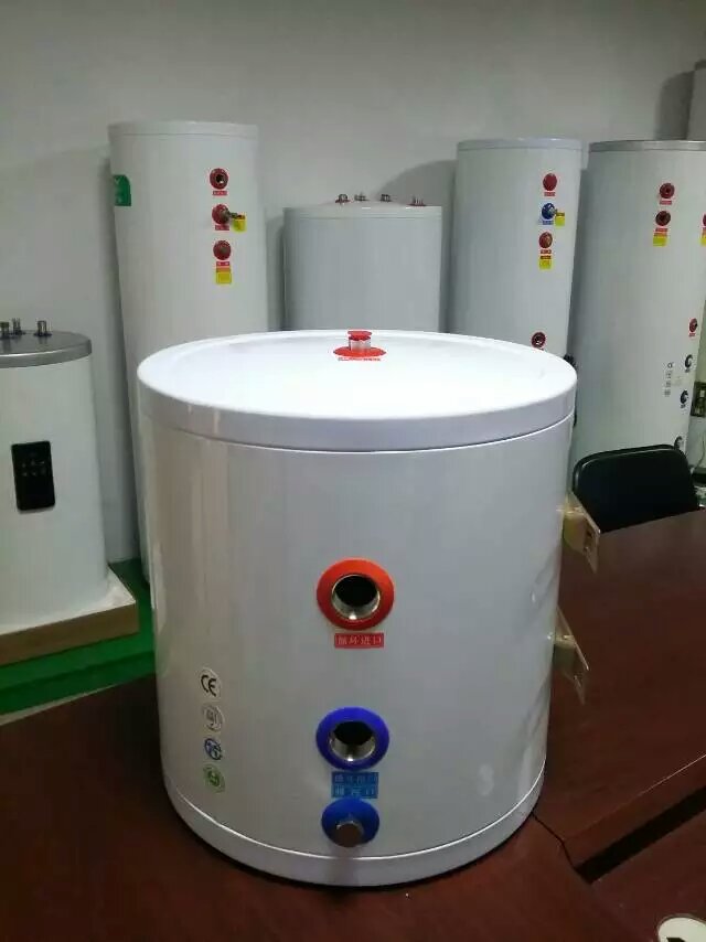 缓冲水箱的应用原理是空调系统的储冷技术,增大了小型系统中运行的