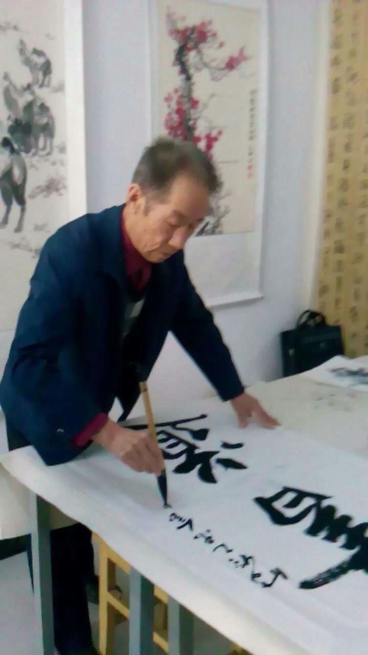 甘肃省书法协会会员,武威市书法协会会员,武威市老年书画协会理事