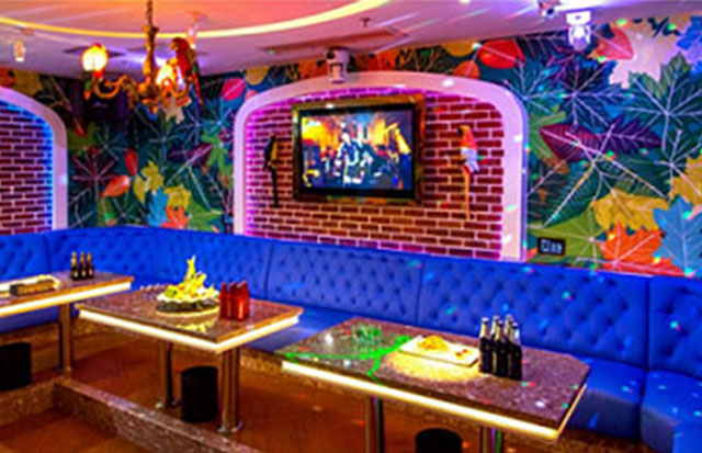 米乐星·乐美斯