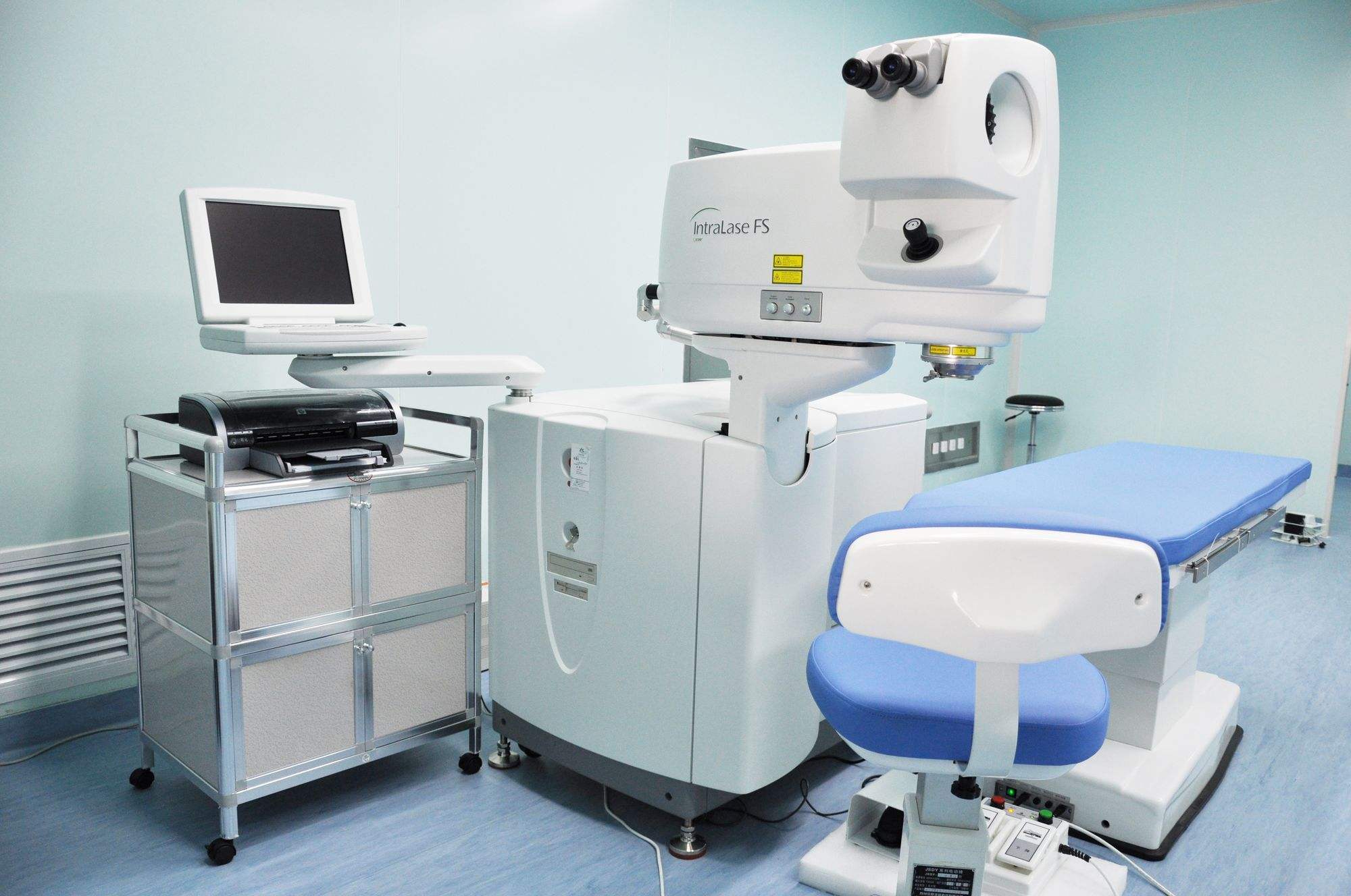 国际先进 医疗设备 飞秒激光手术 术后恢复快 手术风险低 安全性高