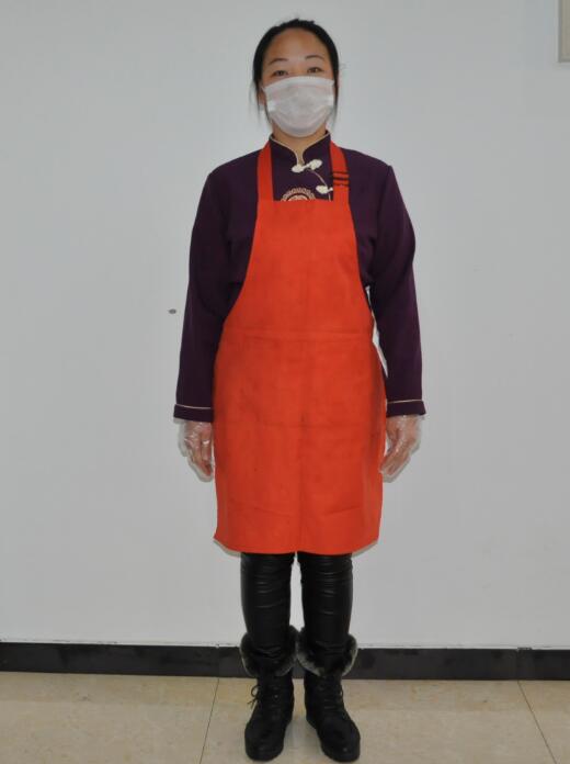 无论男女,统一着工作制服上岗,衣扣扣好,衣服平整,无污渍,无破损,统一