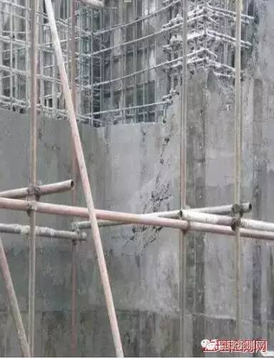 縫隙、夾層