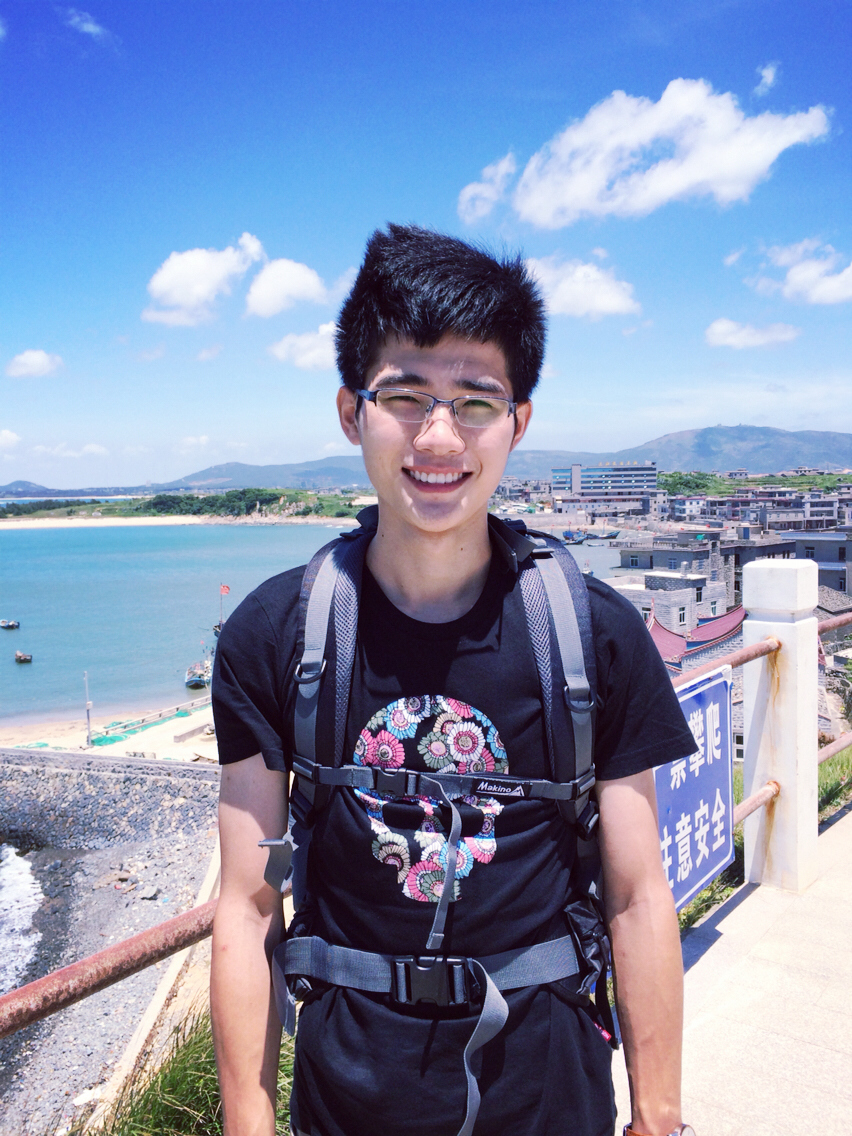 我是钟华清    来自福建泉州 ·你觉得我很安静   其实我很逗比   超